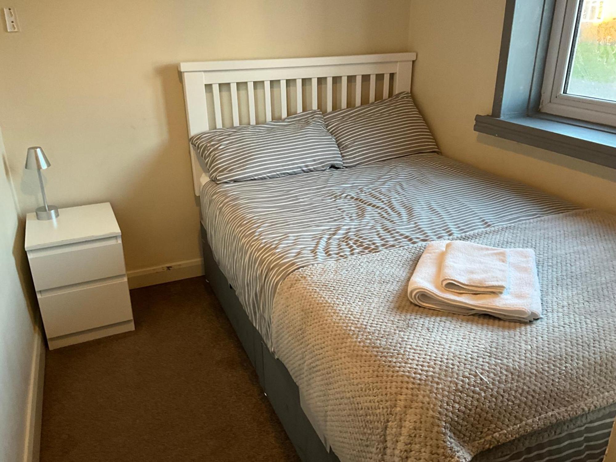 Comfy, Cosy Small Double With Wi-Fi Earley Bagian luar foto